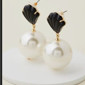 Lele Sadoughi Women's Jet Shell Door Knocker Earrings EUC